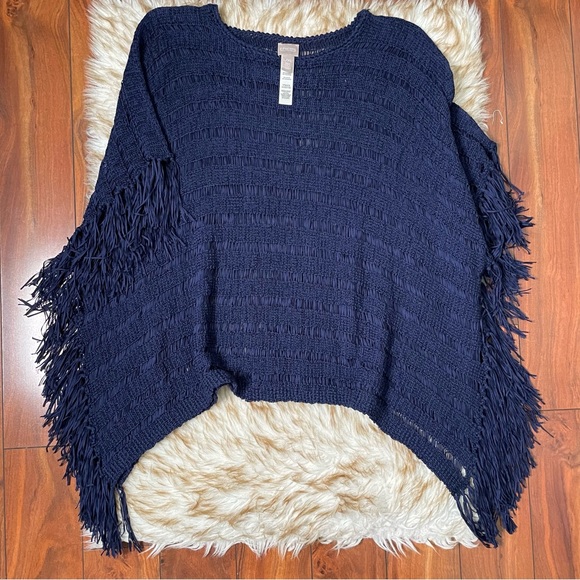 Chico’s open weave sharkbite hem fringe poncho - Picture 3 of 6